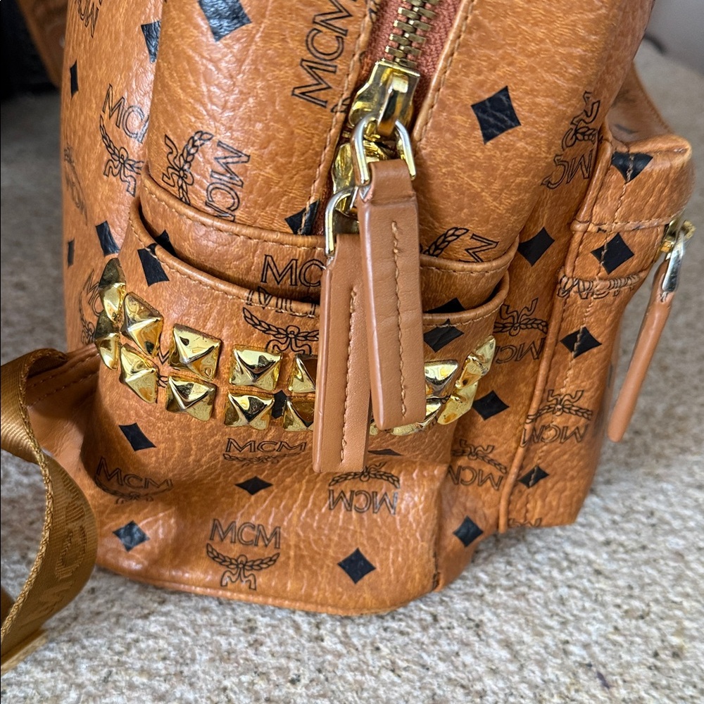 MCM Stark Side Studs Backpack 🔥 - Picture 6 of 16